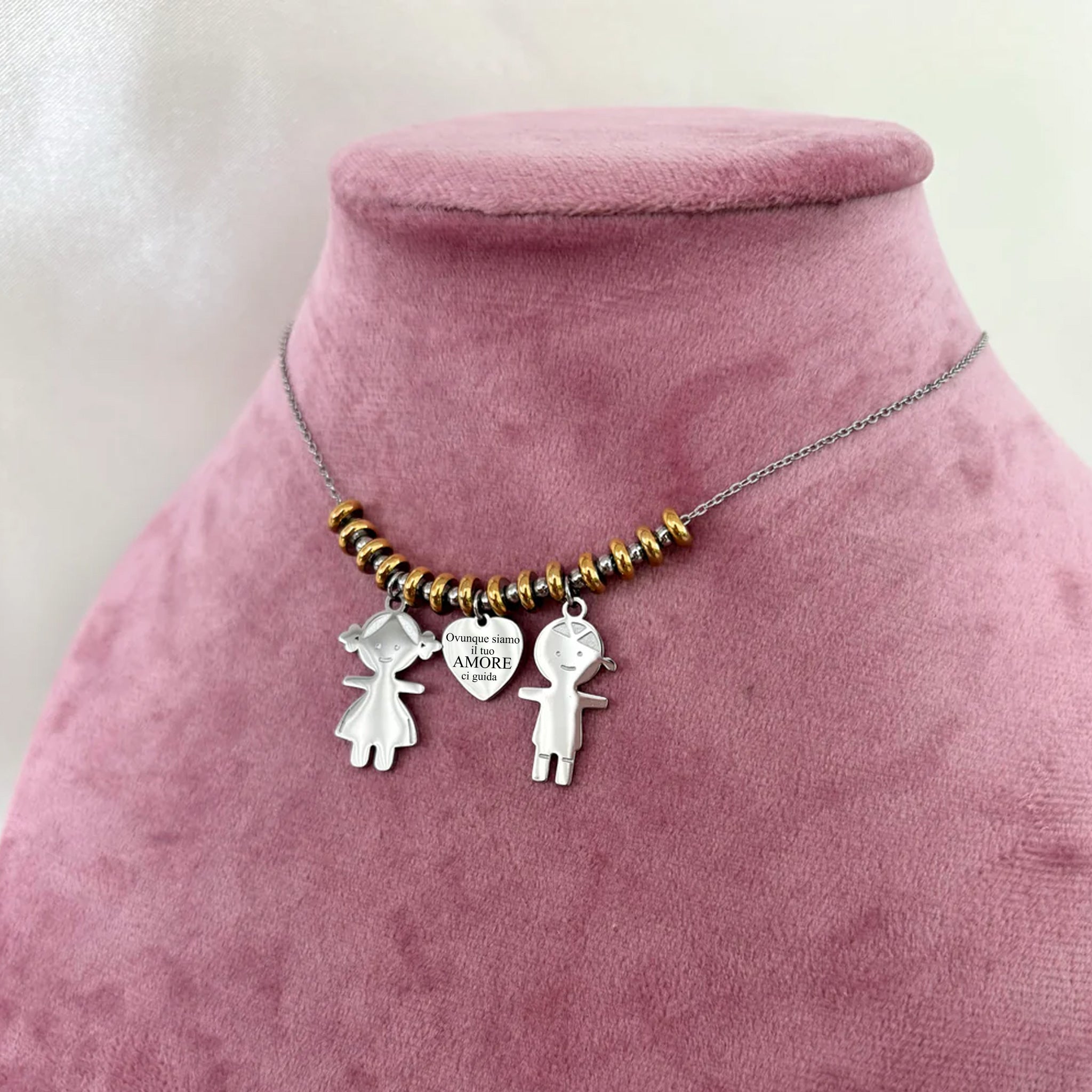 Collana Personalizzata con Ciondoli Bambini e Cuore Inciso – Regalo Speciale per la Mamma