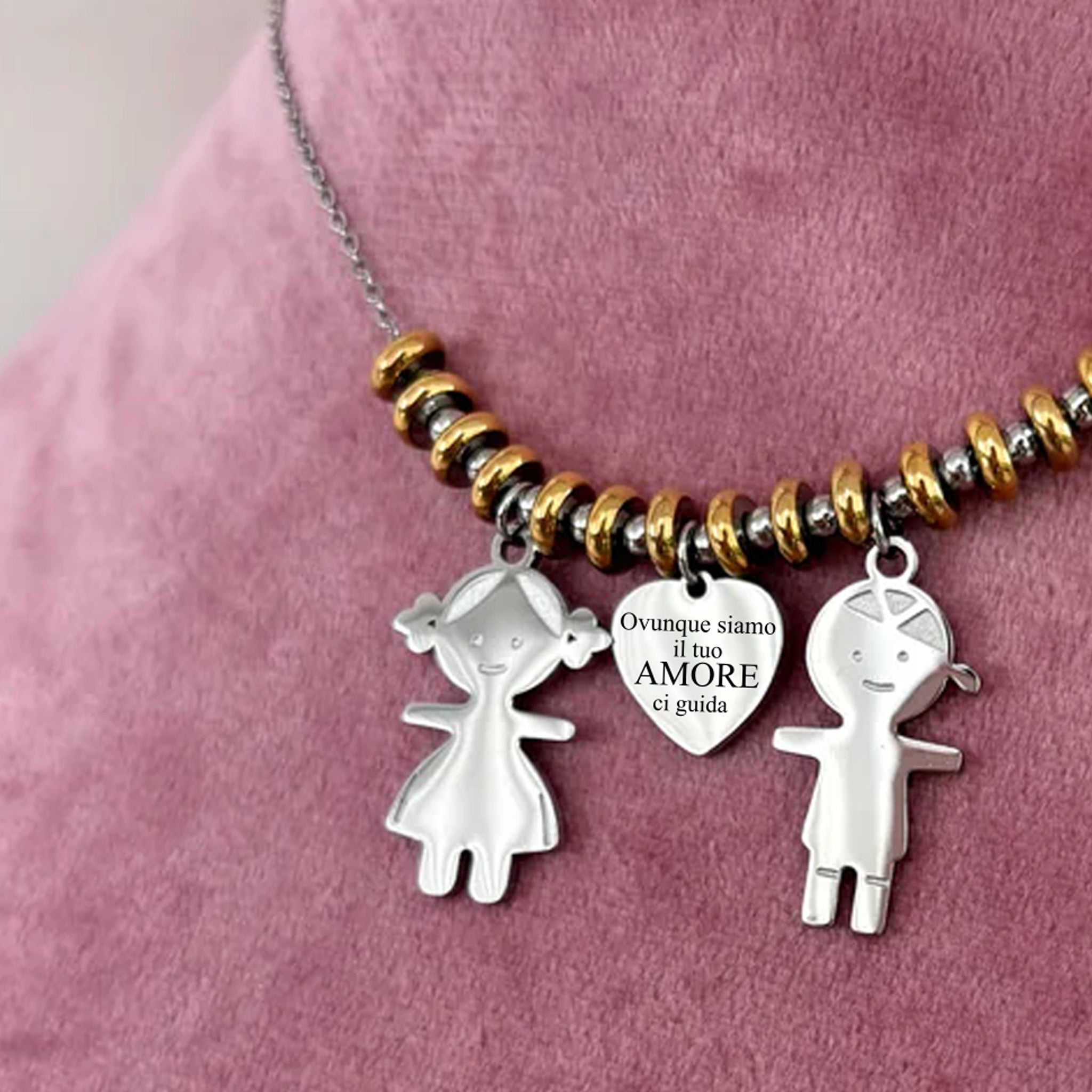 Collana Personalizzata con Ciondoli Bambini e Cuore Inciso – Regalo Speciale per la Mamma
